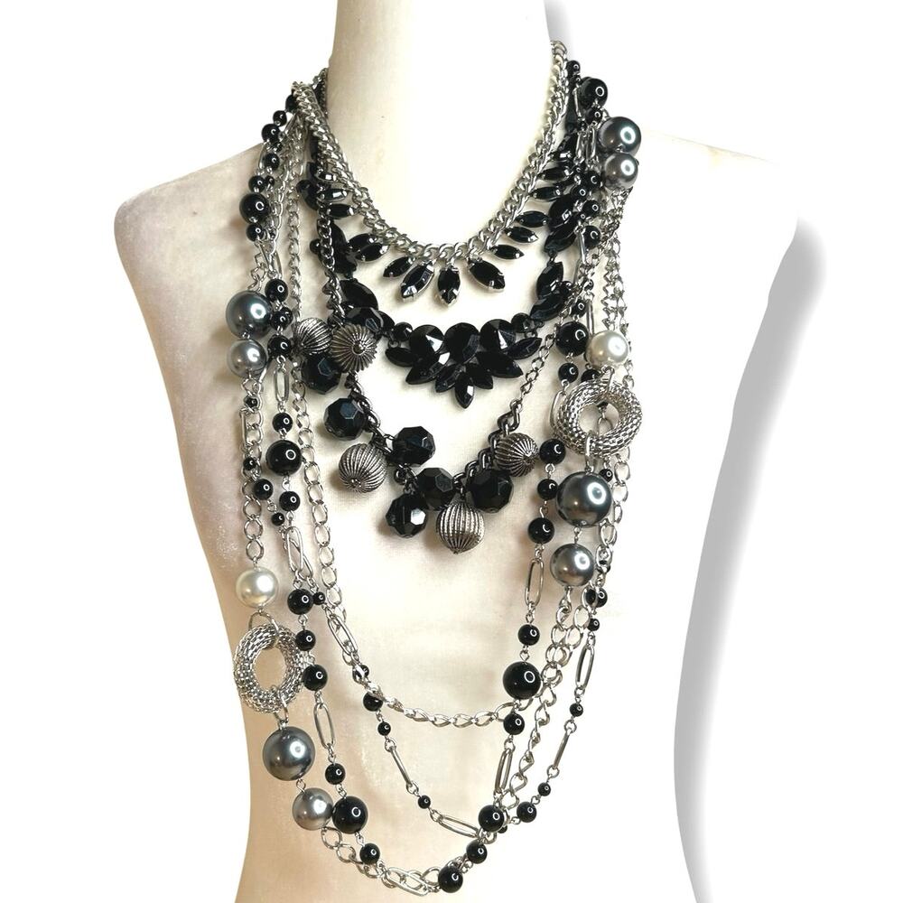 Small Lot 4 Necklaces Black and Silver Tones Mix Chain Bib Collar Necklaces